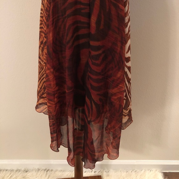 Rabbit Rabbit Rabbit Handkerchief Hem Floral Print - Picture 7 of 8